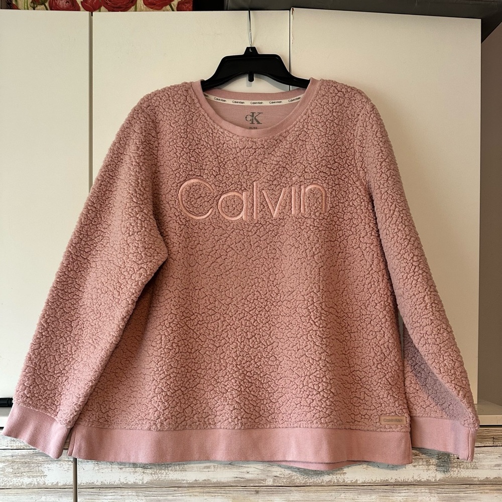 🩷 Calvin Klein Pink Sherpa Logo Pullover Sweatshirt XL Cozy Fleece Plush